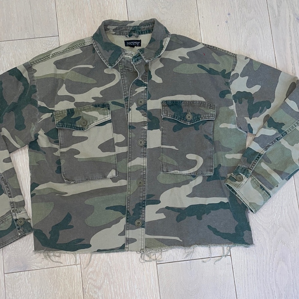 Camo print TOPSHOP jacket